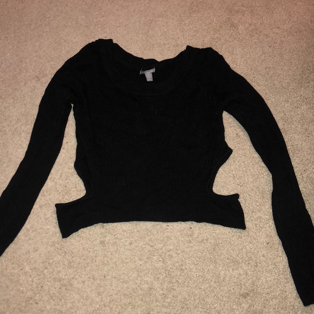 LONG SLEEVE CROP TOP WITH SLITS ON SIDE